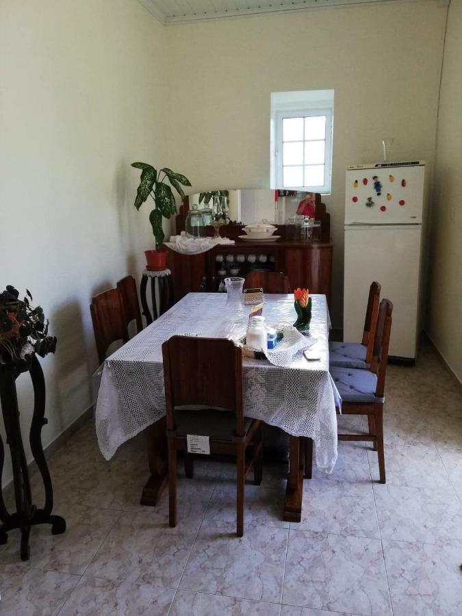 Вілла Grannys House Ангра-ду-Ероїшму Екстер'єр фото